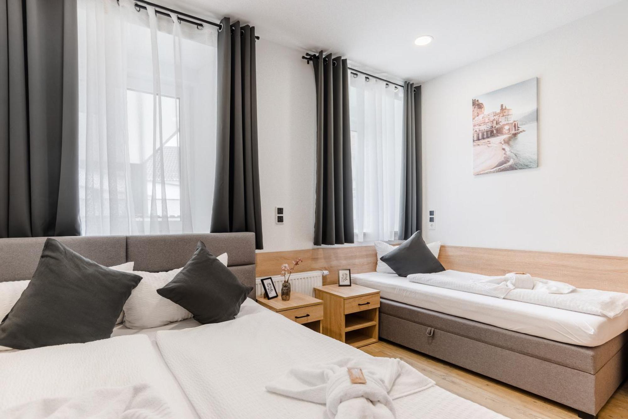 Hotel Montenegro Вормс Екстериор снимка