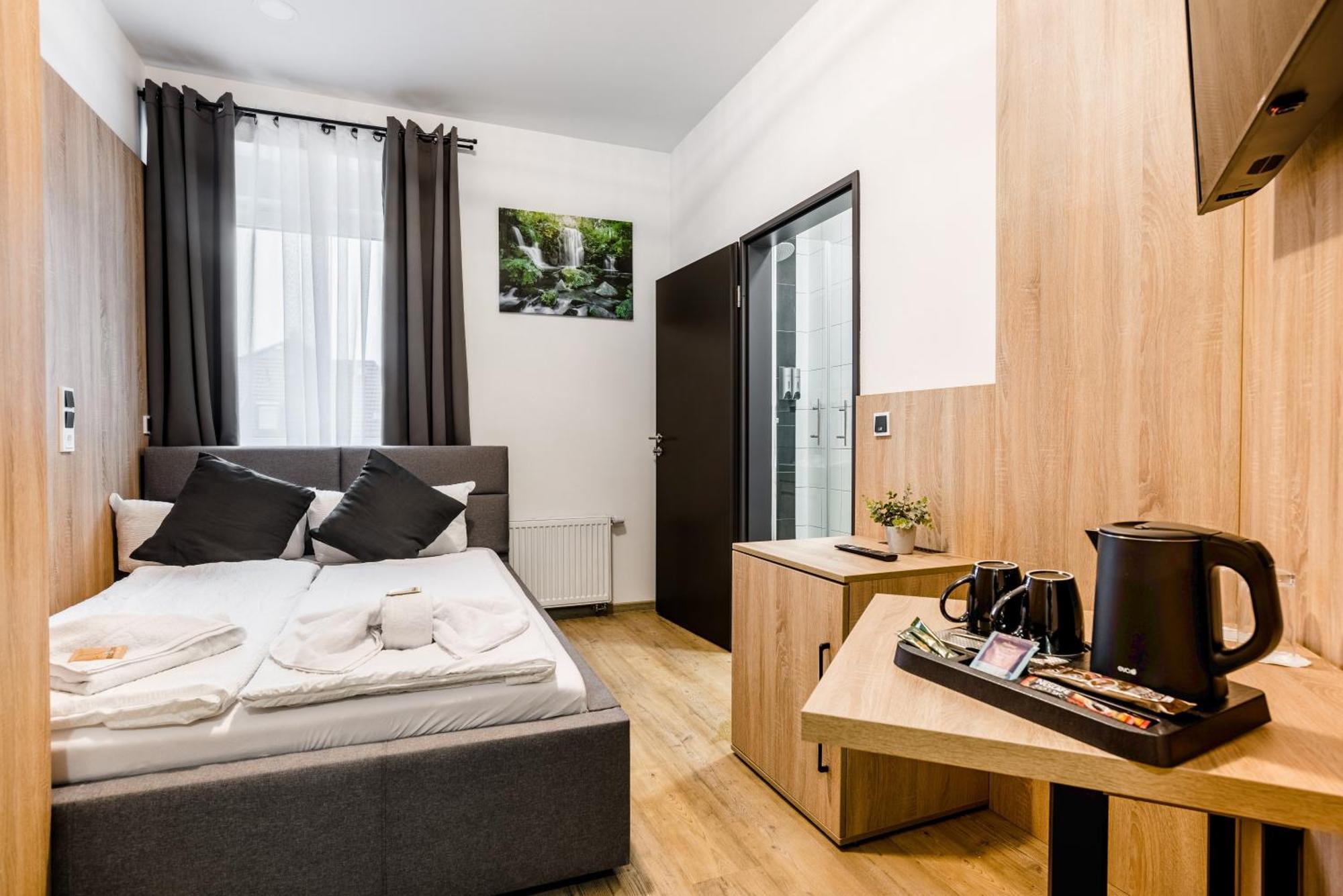 Hotel Montenegro Вормс Екстериор снимка